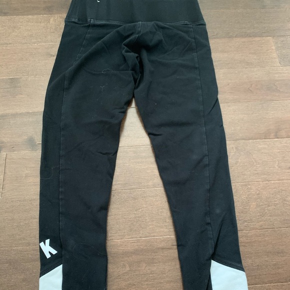 Victoria’s Secret pink Capris - Picture 2 of 3